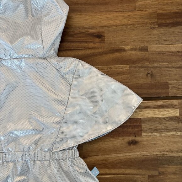 Disney Park Frozen Elsa Anna Cape Silver Jacket Size 4 Toddler Girl Parks Trip - Picture 12 of 16